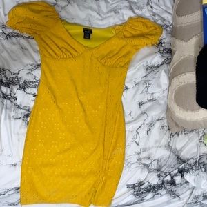 rue 21 dress. new and hasn’t been worn. yellow, summer color